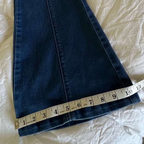 Flying Tomato High Waisted Front Seam Dark Wash Super Flare Jeans Size Small - Picture 10 of 11